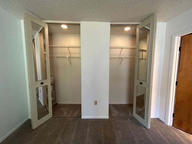 Building Photo - Black Mountain - Single Level Two Bedroom ...