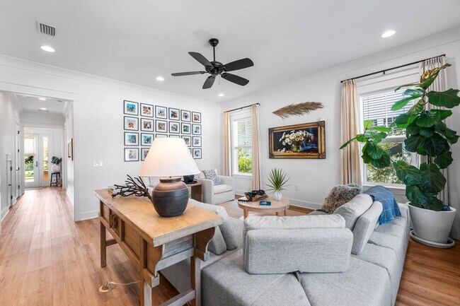 Building Photo - 245 Log Landing St