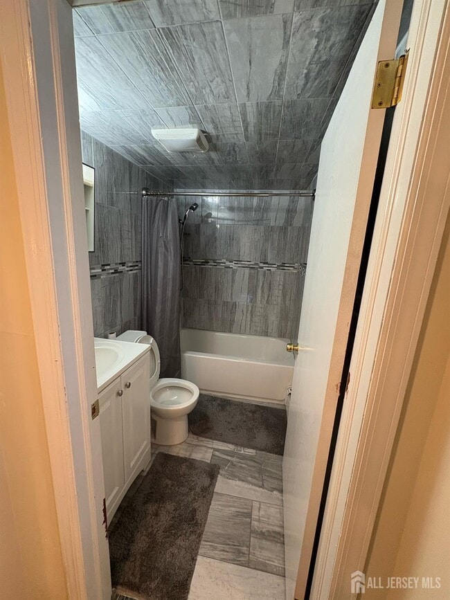 Building Photo - 33 Hermann St