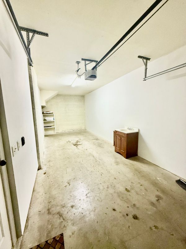 Building Photo - 1602 Belmont Pl