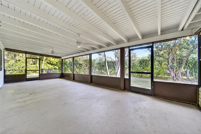 Building Photo - 3255 SW 60th Ave