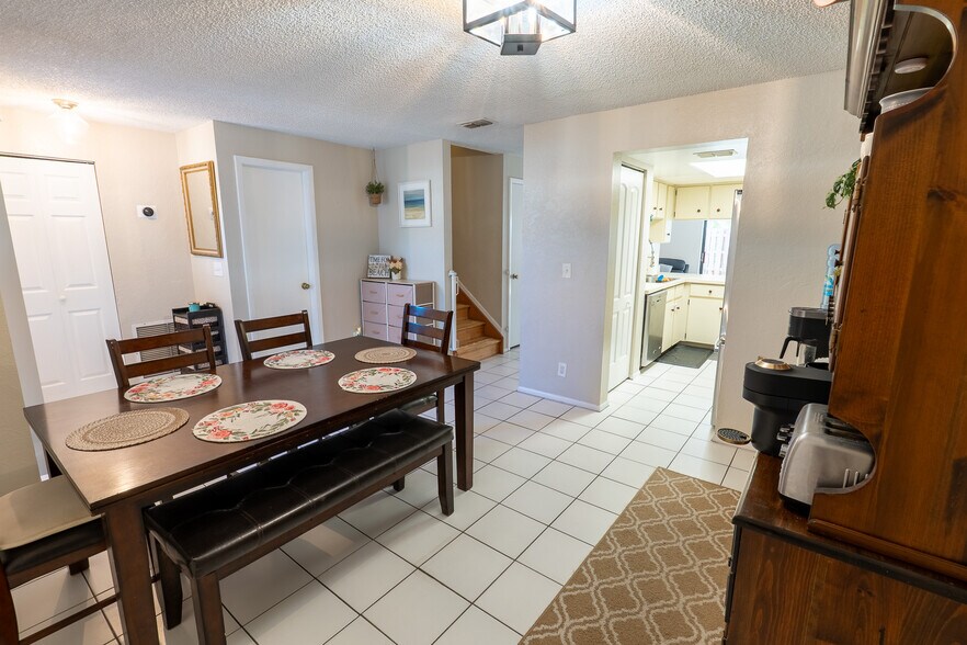 Building Photo - 8712 Bay Ct