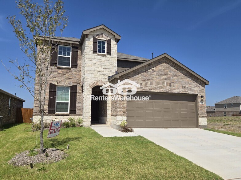 Building Photo - 2530 Carlow Ln
