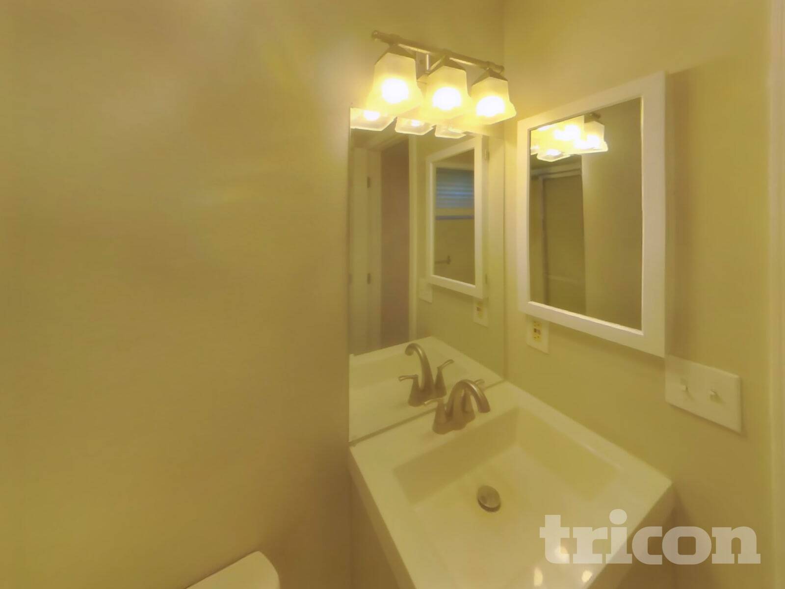 Building Photo - 7213 NW Rhododendron Pl