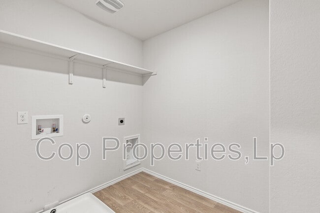 Building Photo - 374 Wayne Wy