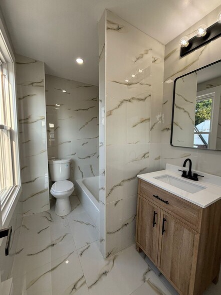 Unit 2 - 49 Rosehill Pl
