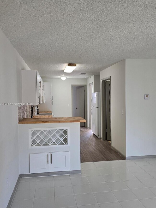 Building Photo - 2050 Oleander Blvd