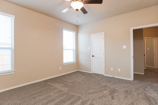 Building Photo - BEAUTIFUL 3 BEDROOM DUPLEX LOCATED IN WACO, TEXAS!