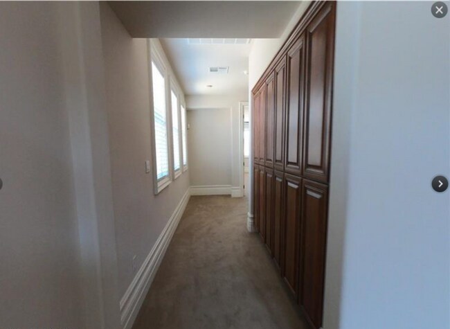 Building Photo - 496 Via Palermo Dr