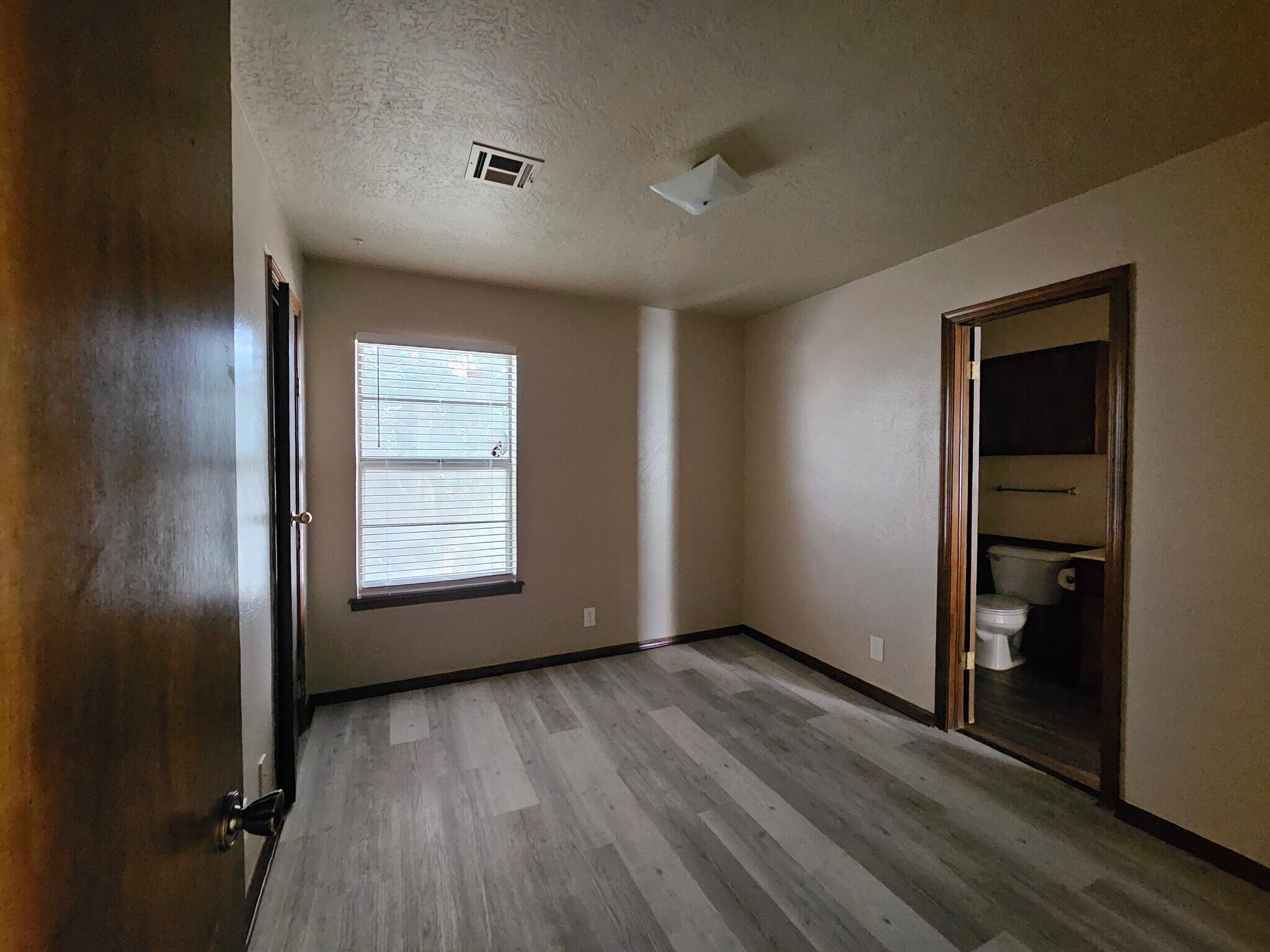 Building Photo - 3808 Quail Run Cir