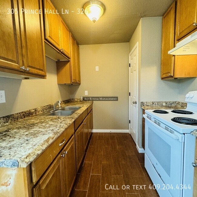 Building Photo - 305 Prince Hall Ln