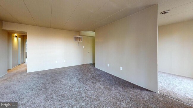 Building Photo - 2612 Fort Farnsworth Rd
