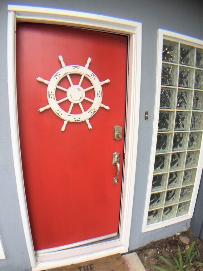 Building Photo - 4 Bed/ 2 Bath House Rental in El Segundo- What to do with all this space?!