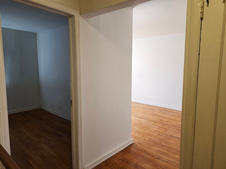 Entrance to bedroom 1 & living room - 21421 47th Ave