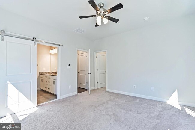 Building Photo - 4388 Fair Lakes Ct