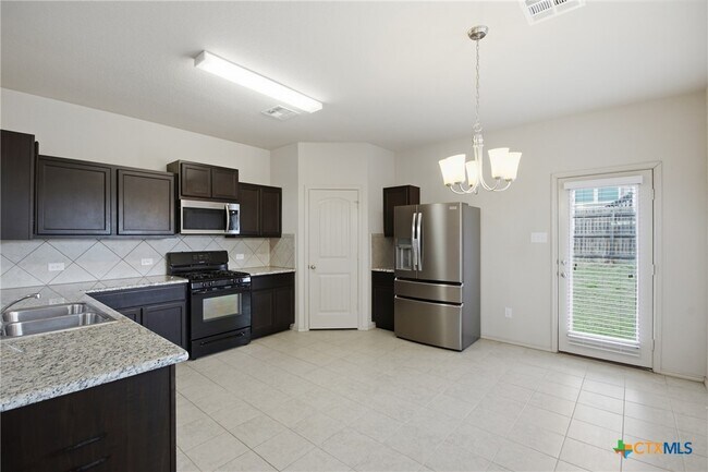 Building Photo - 131 Lake Gln