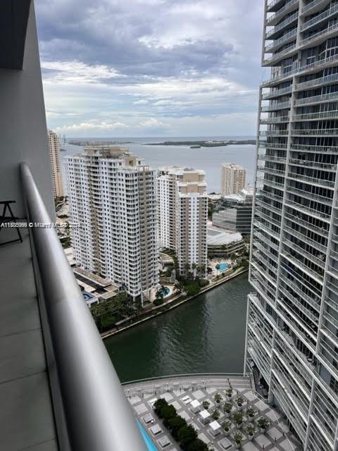 Building Photo - 475 Brickell Ave