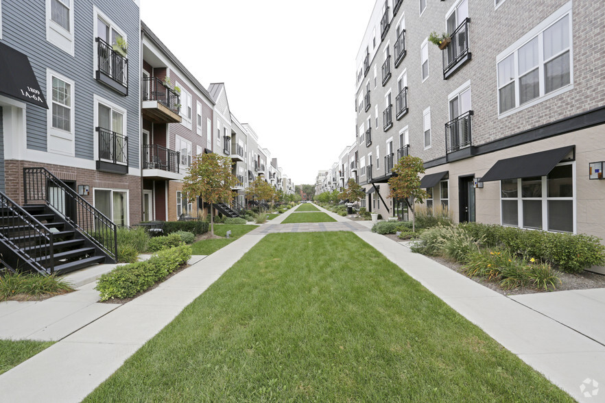 Courtyard - Ravenswood Terrace