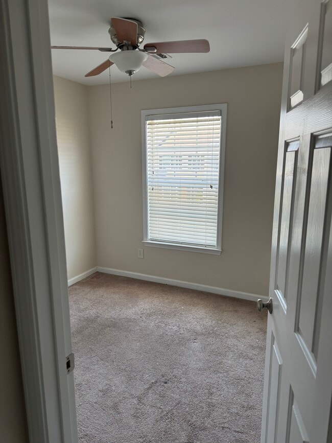 Building Photo - 1044 Annazanes Ct