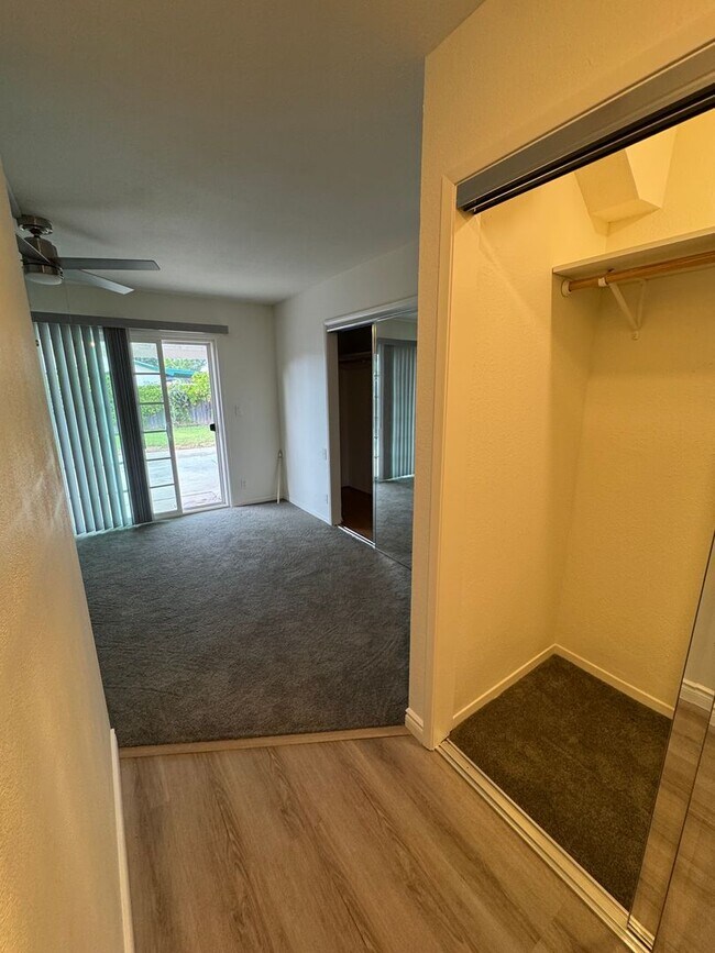 Building Photo - 5 Bedroom, 3.5 Bath, Beautiful 1,856 SQ FT...