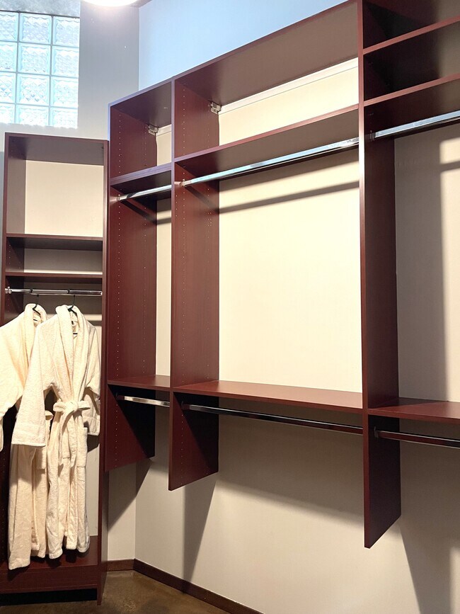 Custom-built closet - 505 Bastrop St