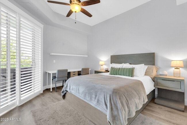 Building Photo - 945 E Playa Del Norte Dr