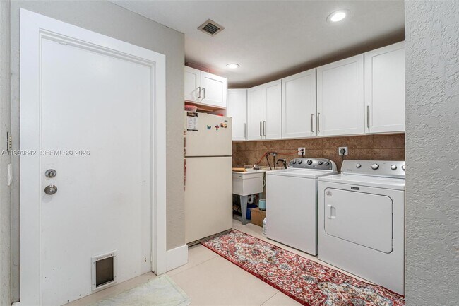 Building Photo - 6252 NW 65th Terrace