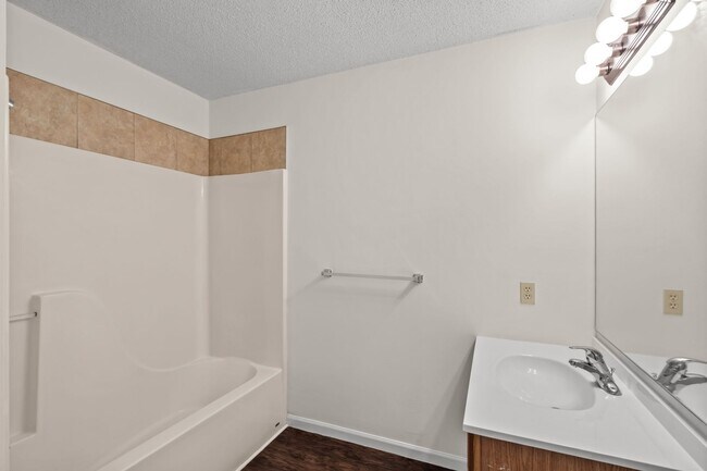 Building Photo - 4410-4412 Cheryl Ct.