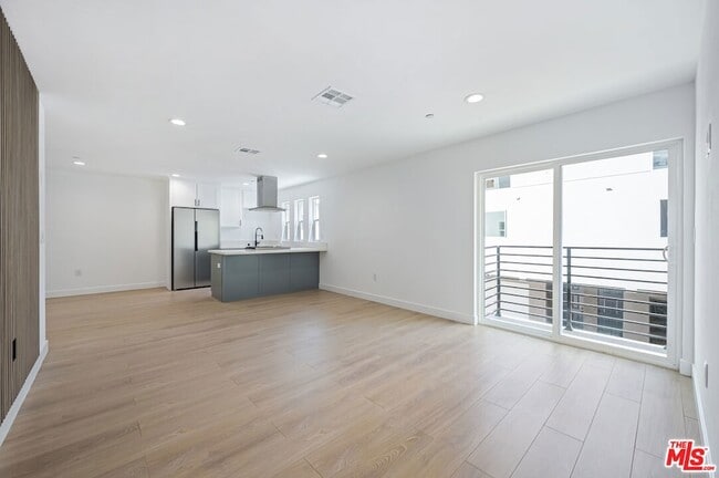 Building Photo - 7306 Independence Ave