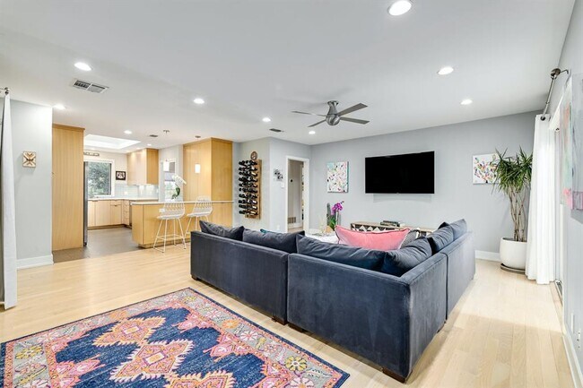 Building Photo - 3321 Windsor Rd