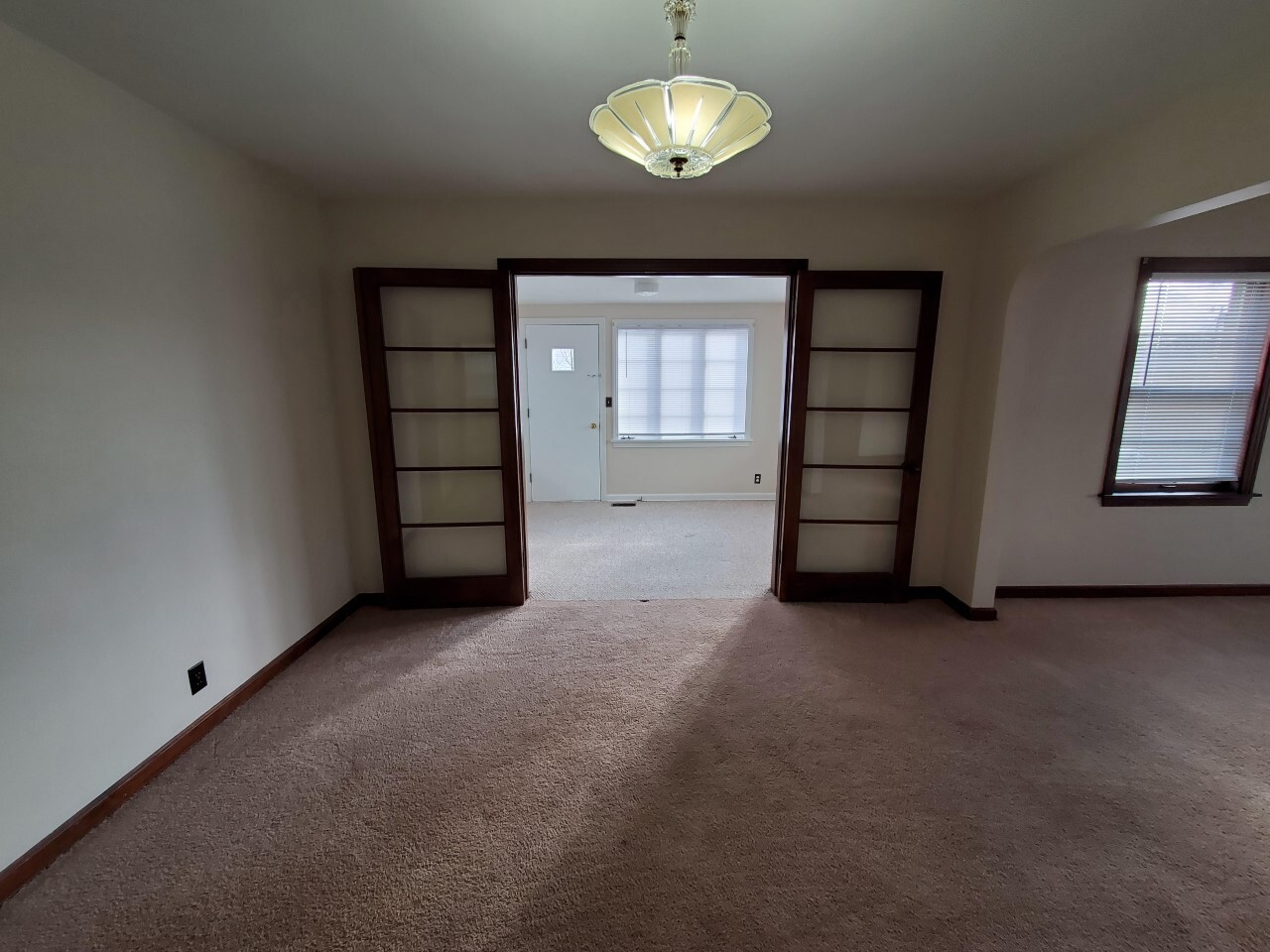 Bonus/Sunroom - 825 S Walnut St