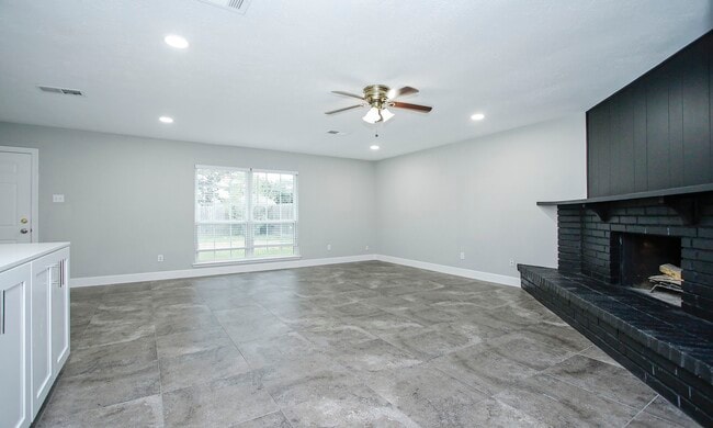 Building Photo - 17407 Autumn Trails Ln