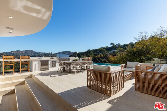 Building Photo - 3596 Woodhill Canyon Rd