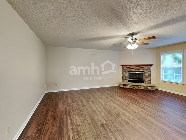Building Photo - 5631 Hammermill Dr