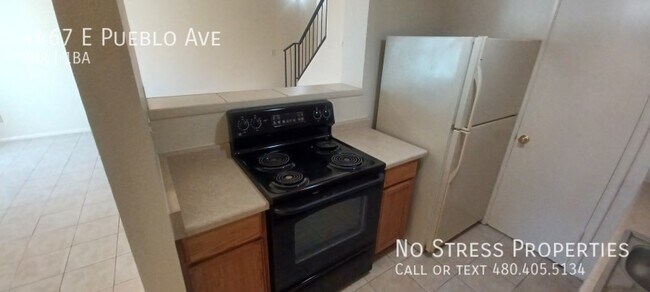 Building Photo - Town Home off 40th St and Broadway!