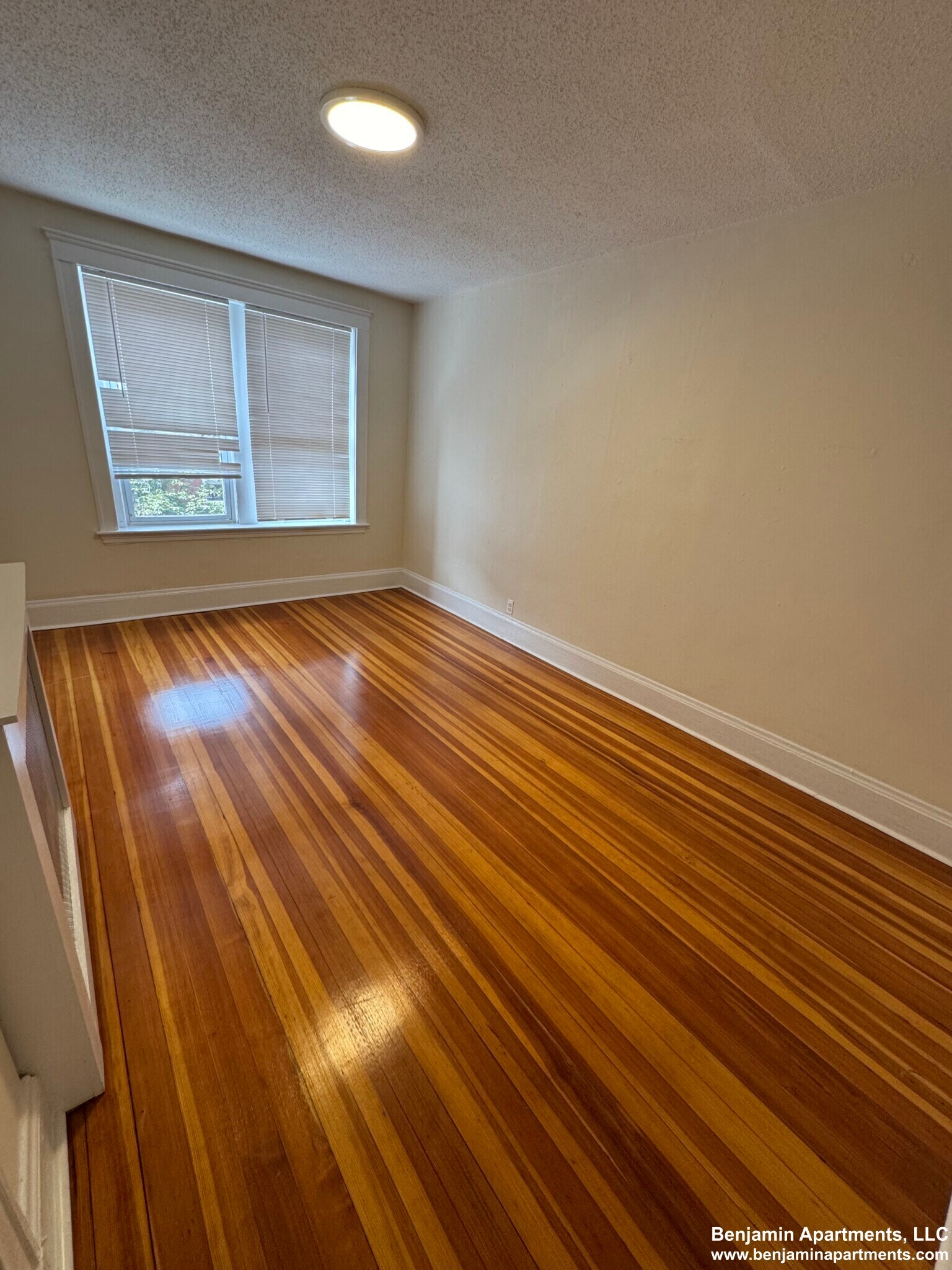 Building Photo - 15 Barrows St