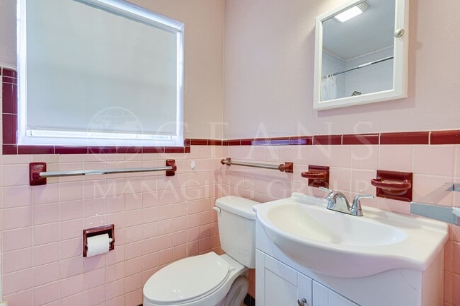 Building Photo - Charming 3 Bedroom Corner Lot Ormond Beach...