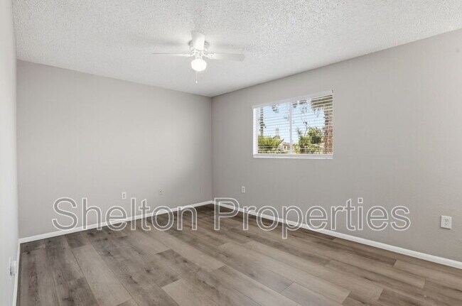 Building Photo - 860 E Brown Rd