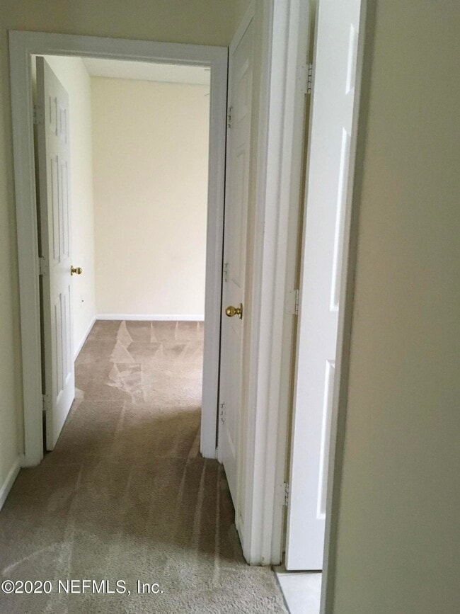 Building Photo - 10550 Baymeadows Rd