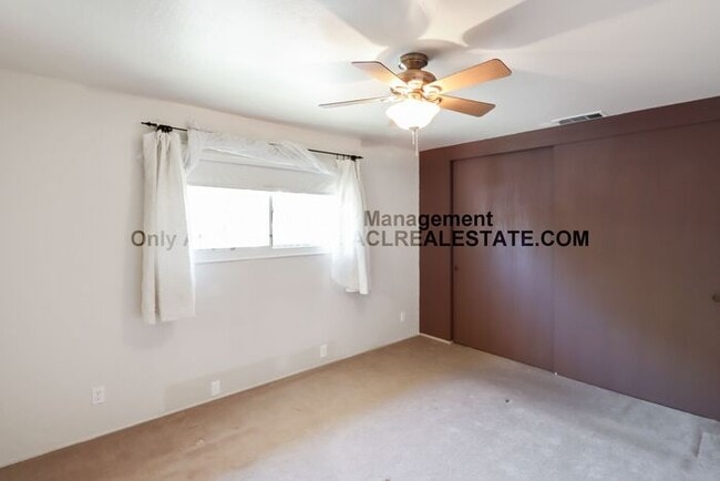 Building Photo - Spacious, quiet, one story Castro Valley Home