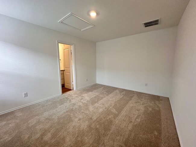 Building Photo - 3 Bed New Build Home