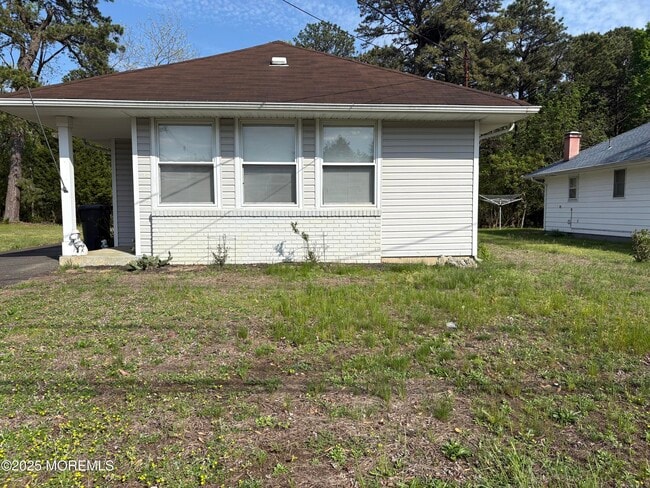 Primary Photo - 45 Yellowstone Dr