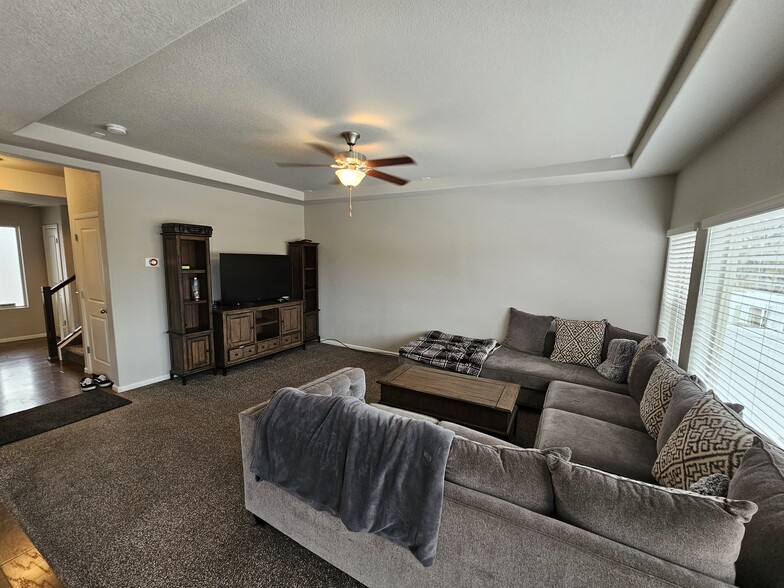 Building Photo - 7960 Luminary Ln