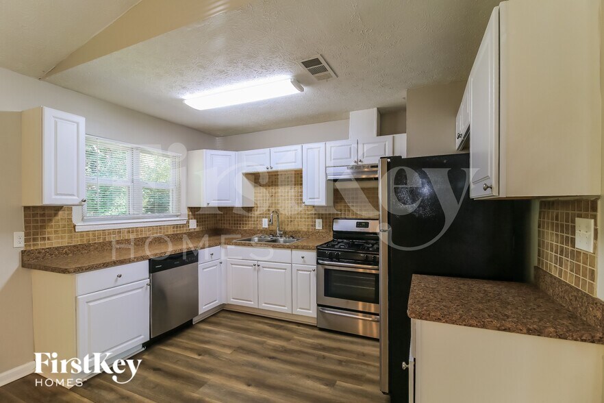 Building Photo - 7891 Taylor Downs Way