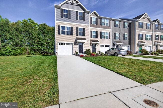 Building Photo - 6364 Pebblebrook Dr