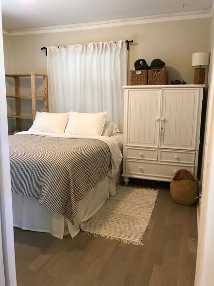 Bedroom Downstairs - 906 W Howe St