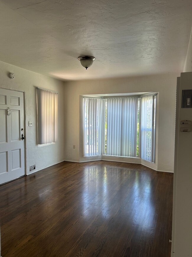 Building Photo - North Park 2/2+ Bonus room, garage and rea...