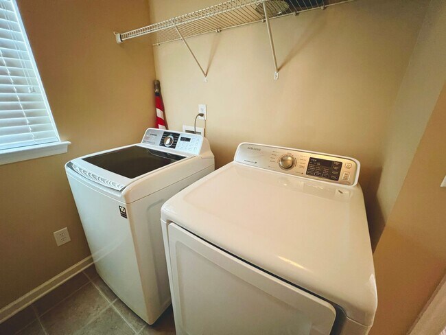 Building Photo - 4818 Summerside Dr