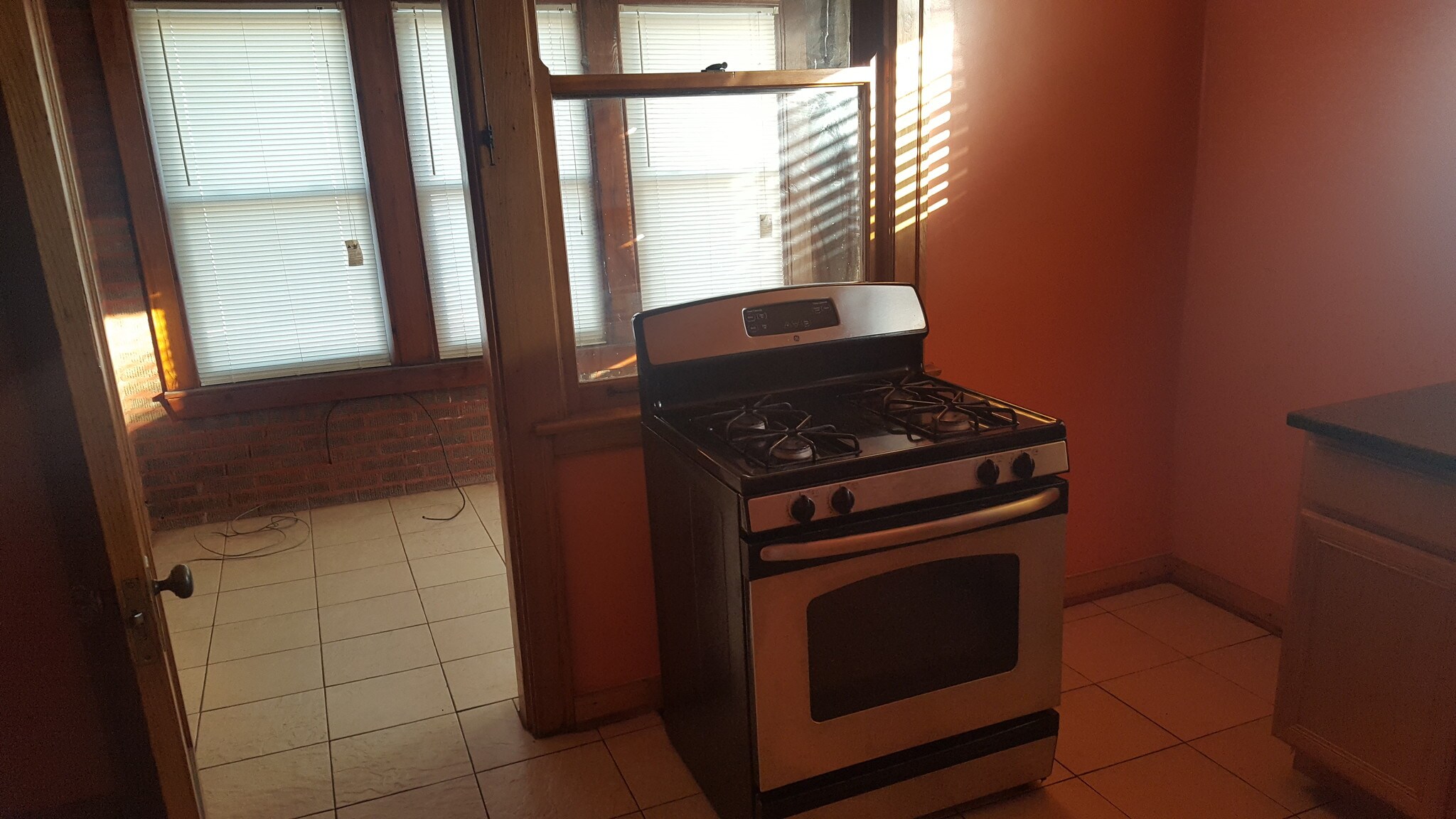 Kitchen Back Room - 8057 S Sangamon St