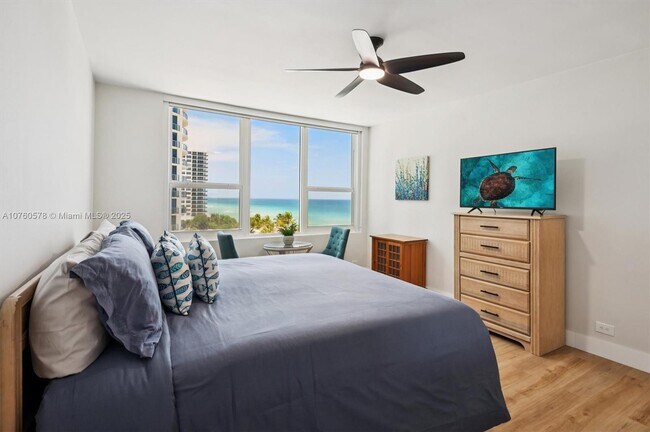 Building Photo - 3505 S Ocean Dr